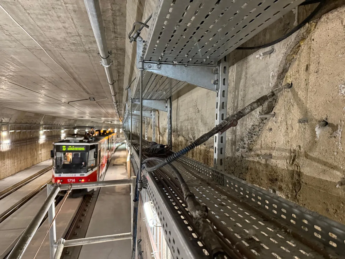 Kotvení a injektáž ve stěně tunelu